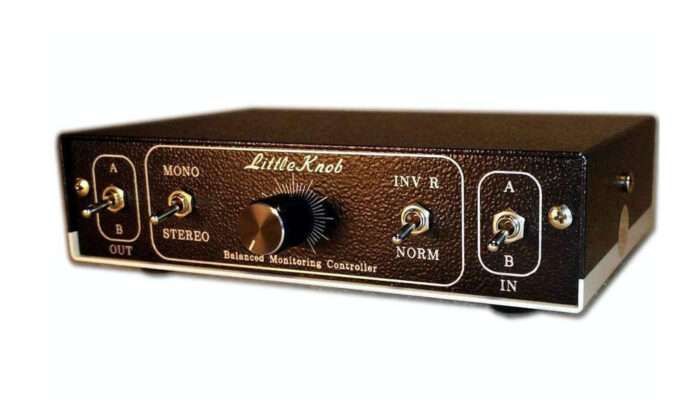 monitor studio controller phase mono 4ch 21 step precision gain control 2 stereo in 2 stereo out L/R phase mono switch TRS balanced