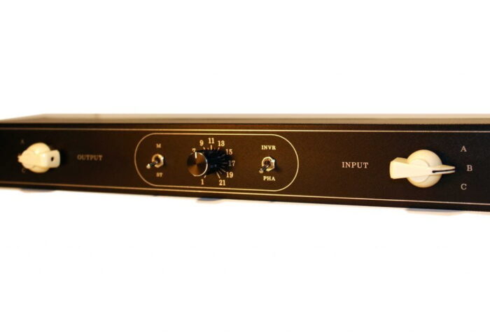 balanced_studio_monitor_line_controller_XLR_3_pos_switch_audio_volume rack monitor controller studio audio