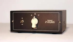 3 pos audio switcher with master mono