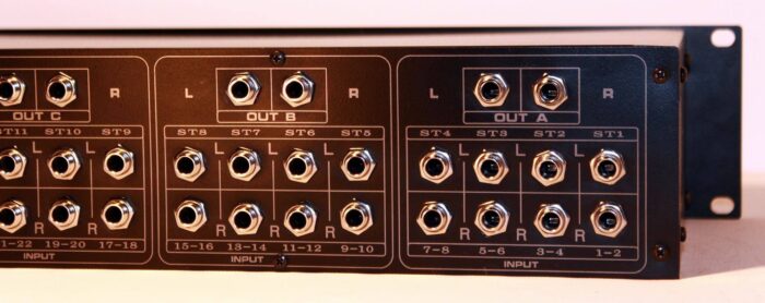 IMG_0021 trs balanced 4-bus group studio mixer