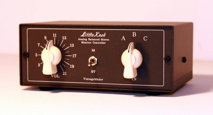 IMG_0036 Passive Monitor Controller for Yamaha - Genelec - Neumann - KRK - Focal - Adam Audio - JBL - Presonus - M-Audio - Mackie - Sub Zero - Behringer Studio - Neumann KH120 - Avantone