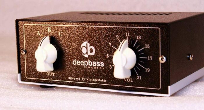 deepbass switcher monitor controller switcher for Focal Trio11 Be Dynaudio LYD-7 Avantone CLA-10A EVE Audio SC2070 Swissonic V8