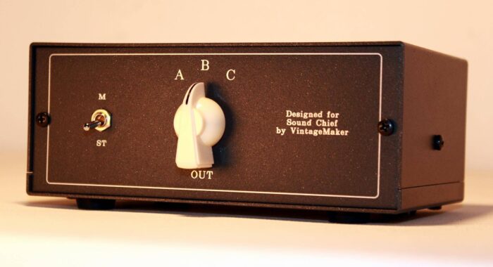 IMG_0043 3 pos audio switcher with master mono