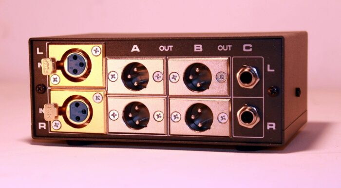 IMG_0046 XLR in OUT A XLR OUT B XLR OUT C TRS balanced