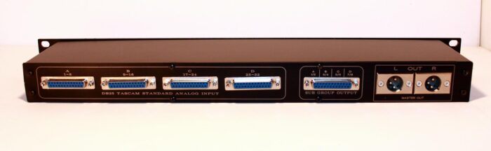 IMG_0009 summingmixer for analog Apogee DA16X - feeding Cranesong Syren, JoeMeek Brick or RND 511