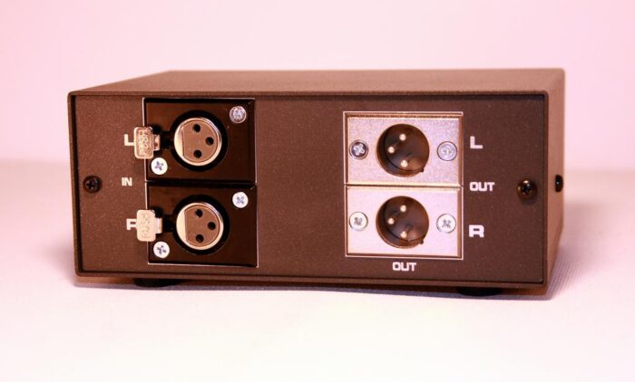 gain control monitor controller xlr 1 XLR balanced studio speaker monitor controller