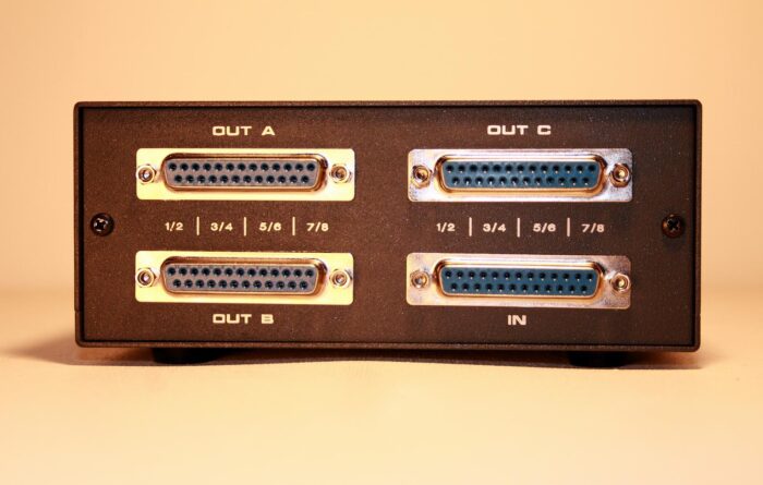 32 ch desktop switcher dsub 1 32 channel mult box patchbay switcher router