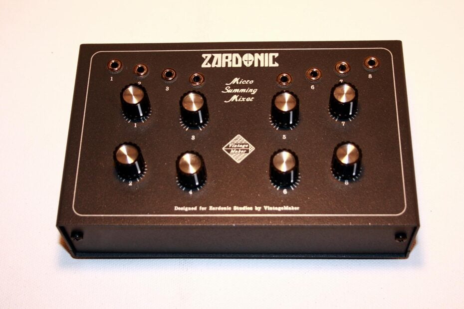 8 Input Micro Mini Mono Mixer for Error Instruments - TRS mini jack