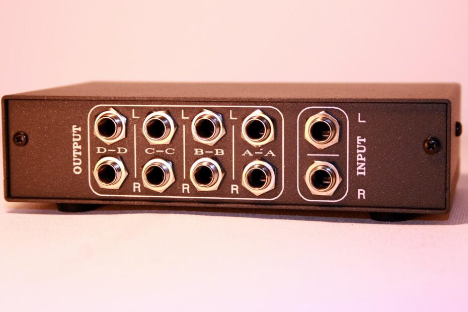 2 to 8 or 8 to 2 Channel Studio Combiner Splitter TRS Bi-Directional ...
