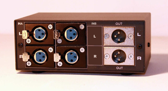 IMG 0041 4 x 2 xlr balanced in monitor speaker switch
