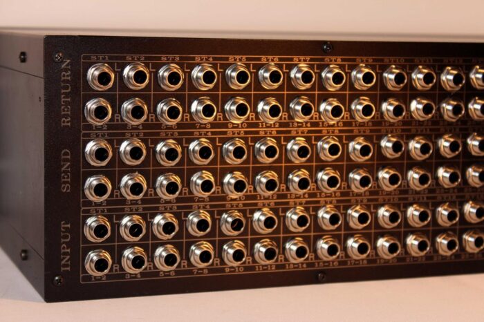 32 channel input analog studio summing mixer rear left 32 channel input analog studio summing mixer rear left