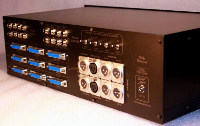 Studio Multi Bus MATRIX Routing Analog Summing Mixer Studio Multi Bus MATRIX Routing Analog Summing Mixer