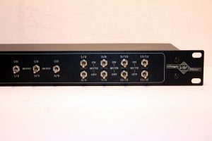 8x stereo mute switch