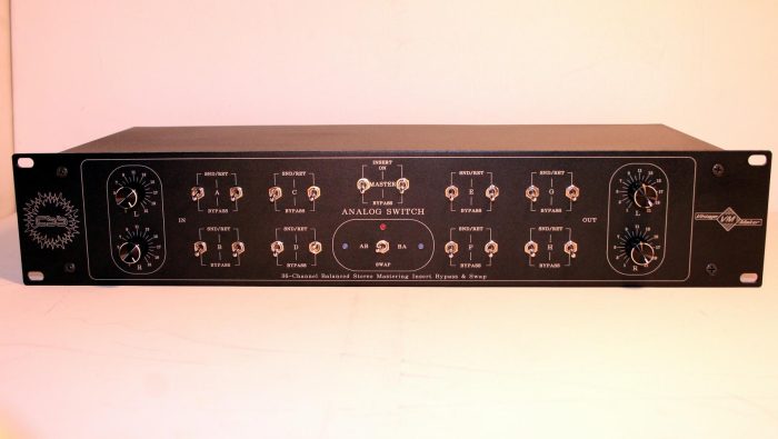 Cyprus School of Sound Mastering Insert Switch 04 Cyprus School of Sound Mastering Insert Switch 8 stereo mastering insert switcher front panel